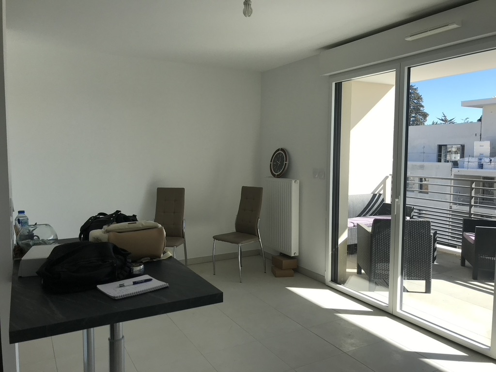 Home staging Appartement á AIX-ST-MITRE avant modification